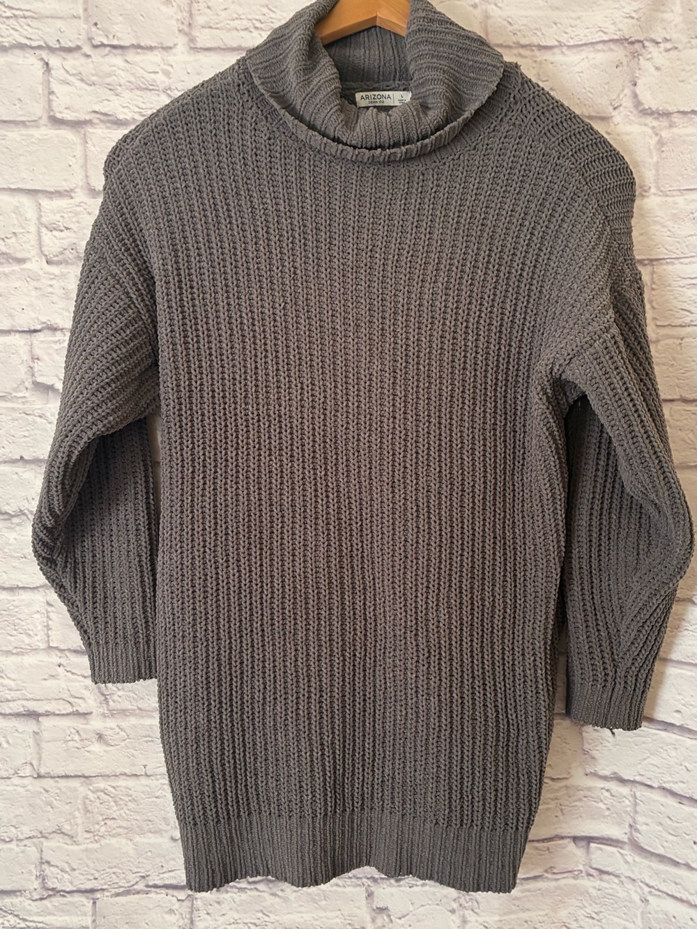 Arizona Jean Company Women’s Gray Turtleneck Knit Sweater - Large